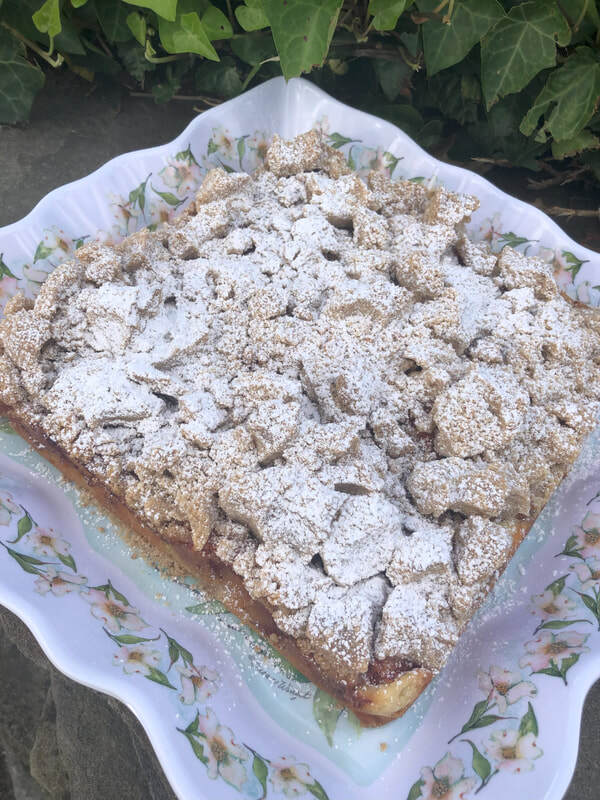 Big Apple Crumb Cake